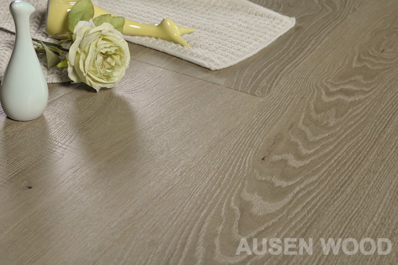 Kalahari-Sawn European Oak Plank factory